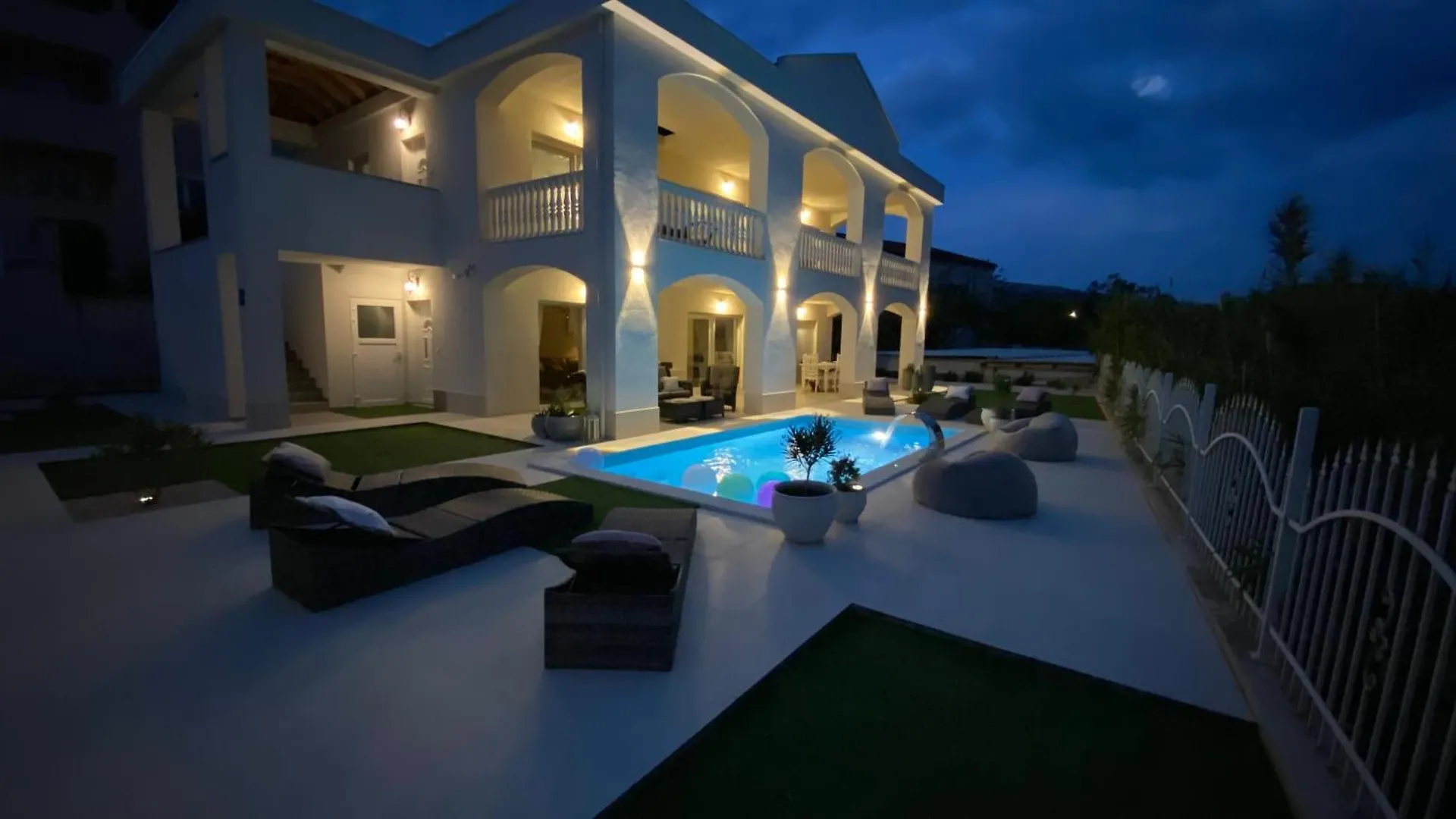 パグ Casa Blancaヴィラ 0*,